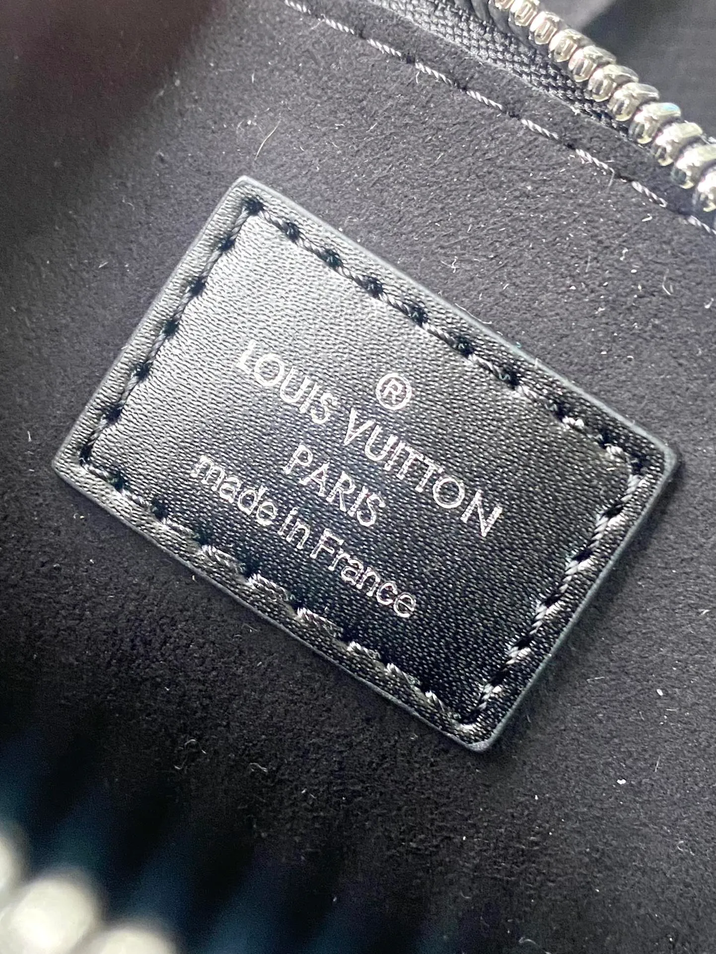 💰1140 (top layer leather) top original order M81945 black This Nano Alma handbag uses the brand's iconic Epl leather to condense the classic Ama handbag configuration, reflecting the unique texture. Equipped with double zippers, handles and detachable and adjustable shoulder straps, a variety of carrying options are available. Dimensions: 18 × 12 × 8 cm
