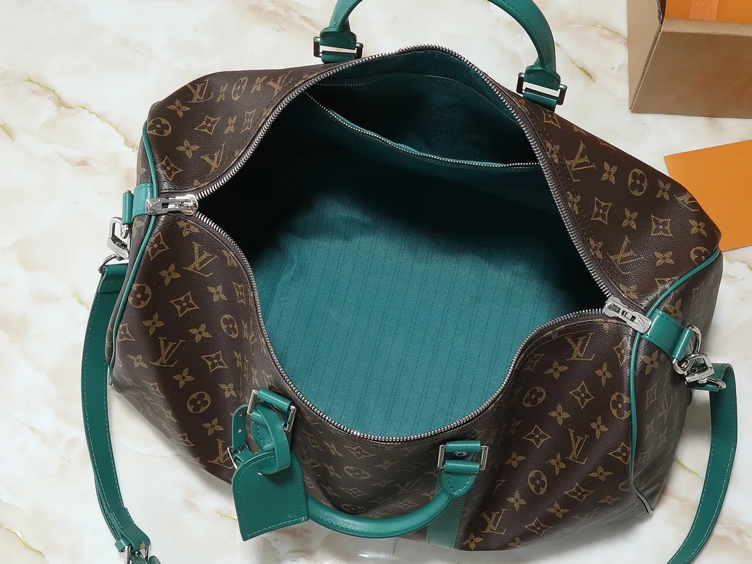 💰320💰Upgraded original M46771 yellow M46775 purple M46772 blue M46769 red M46770 orange M46774 green M46773 rose red This Keepall Bandoulière 50 travel bag is made of Monogram Macassar canvas, which simultaneously renders bright colors for the side straps, nameplate, fabric lining and top leather handle. The size of your carry-on luggage hides plenty of space. 50.0 x 29.0 x 23.0 cm (length x height x width)