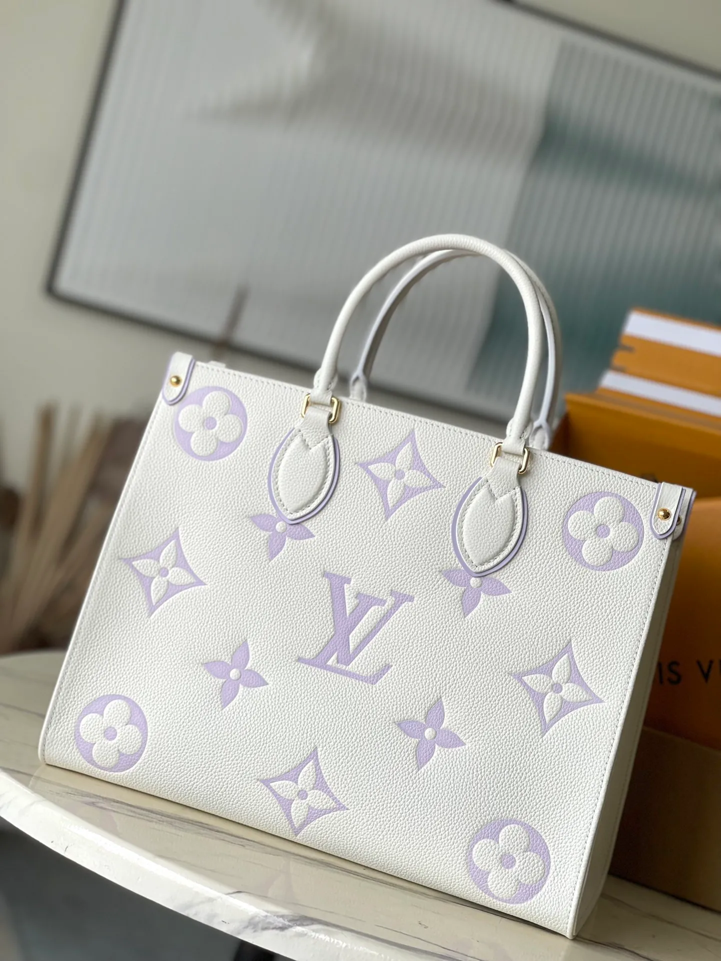 💰1120 (top layer leather) top original order M23937. Support counter inspection. Photos taken of duty-free goods are consistent with the product without unpacking. This product is an exclusive duty-free product in the market and is the highest-end product. Inspection is supported. This product has passed strict inspection and is flawless. Please wear gloves when touching the product. This product is not returnable or exchangeable. Please confirm the product first and then remove the label on the handle. This product is temporarily not open to the public, only regular customers, and is in short supply. Dimensions: 35 x 27 x 14 cm