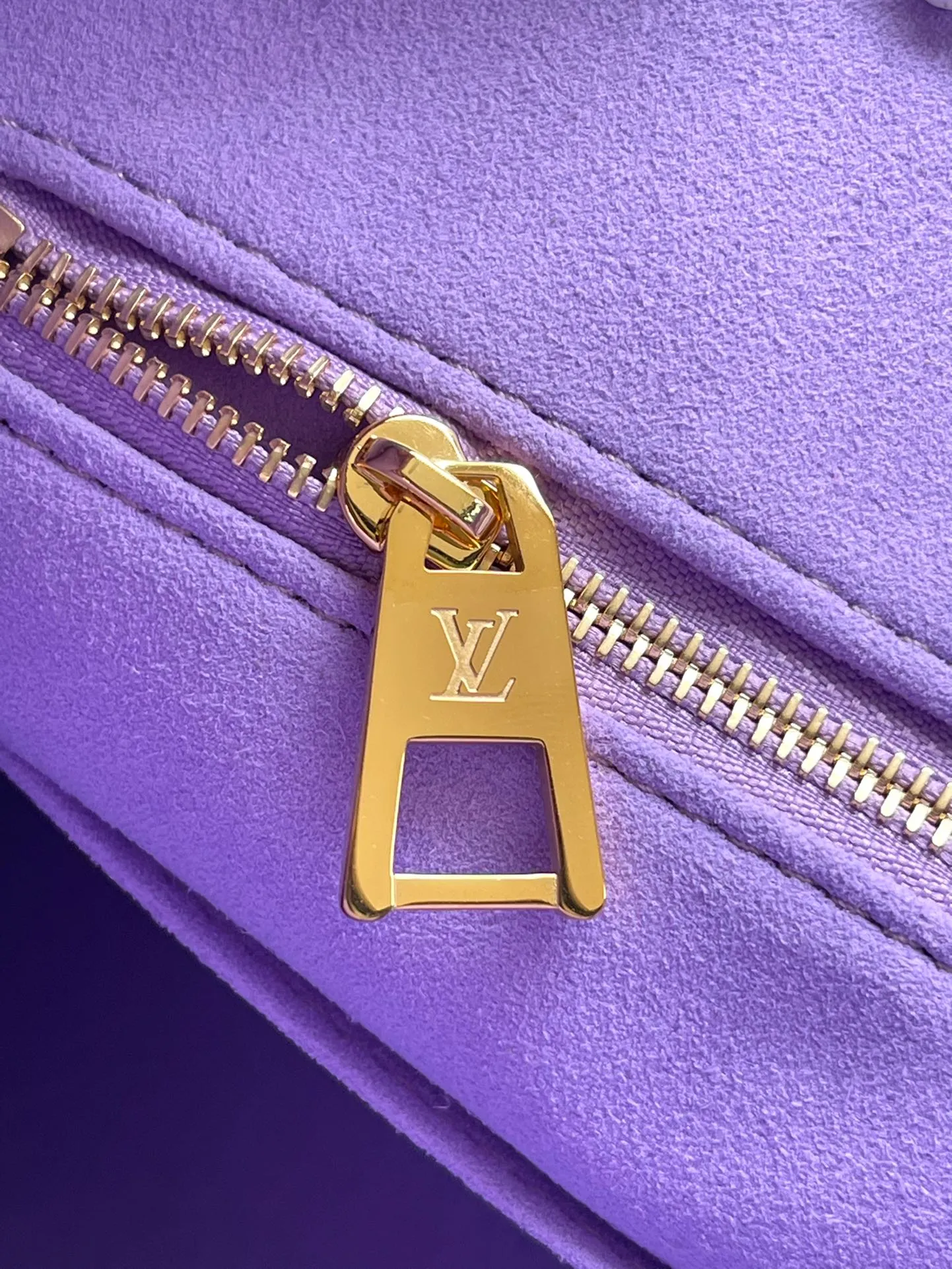 💰1120 (top layer leather) top original order M23937. Support counter inspection. Photos taken of duty-free goods are consistent with the product without unpacking. This product is an exclusive duty-free product in the market and is the highest-end product. Inspection is supported. This product has passed strict inspection and is flawless. Please wear gloves when touching the product. This product is not returnable or exchangeable. Please confirm the product first and then remove the label on the handle. This product is temporarily not open to the public, only regular customers, and is in short supply. Dimensions: 35 x 27 x 14 cm