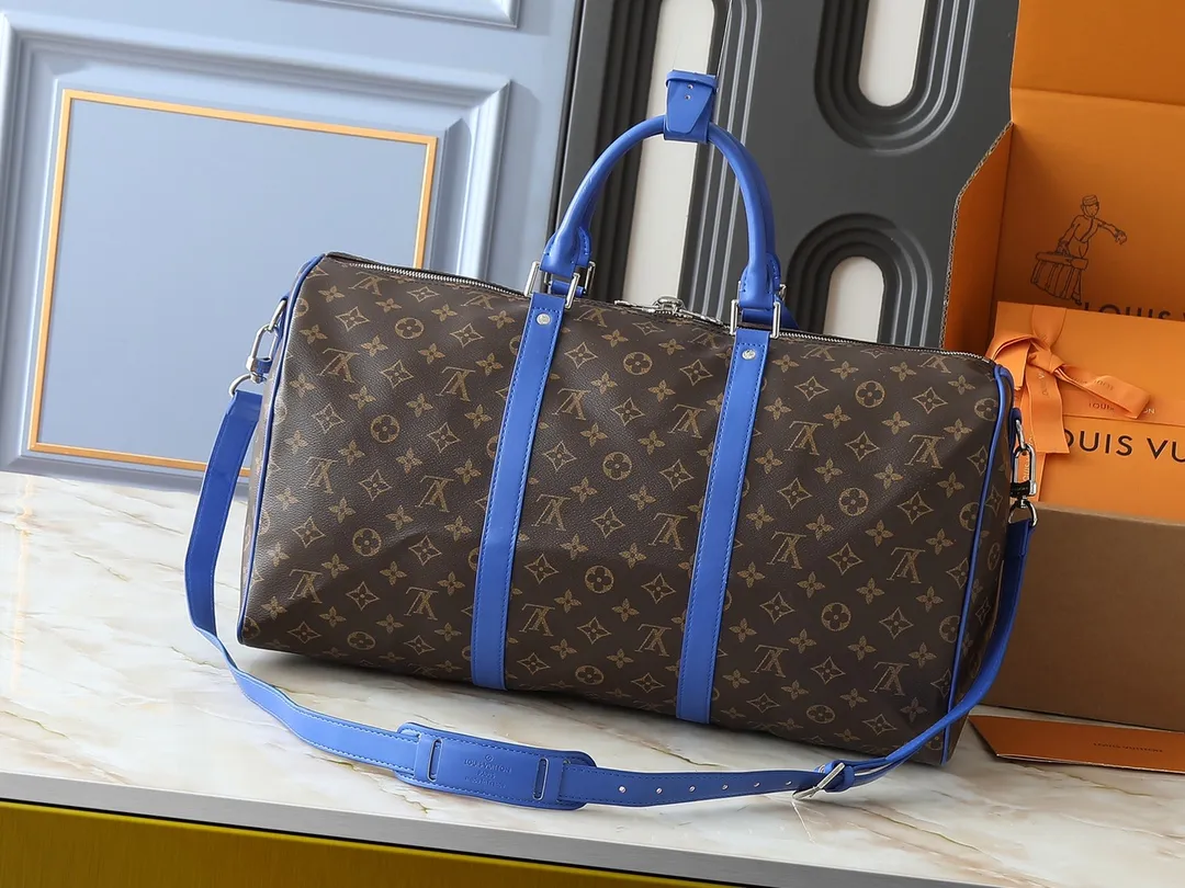 💰320💰Upgraded original M46771 yellow M46775 purple M46772 blue M46769 red M46770 orange M46774 green M46773 rose red This Keepall Bandoulière 50 travel bag is made of Monogram Macassar canvas, which simultaneously renders bright colors for the side straps, nameplate, fabric lining and top leather handle. The size of your carry-on luggage hides plenty of space. 50.0 x 29.0 x 23.0 cm (length x height x width)