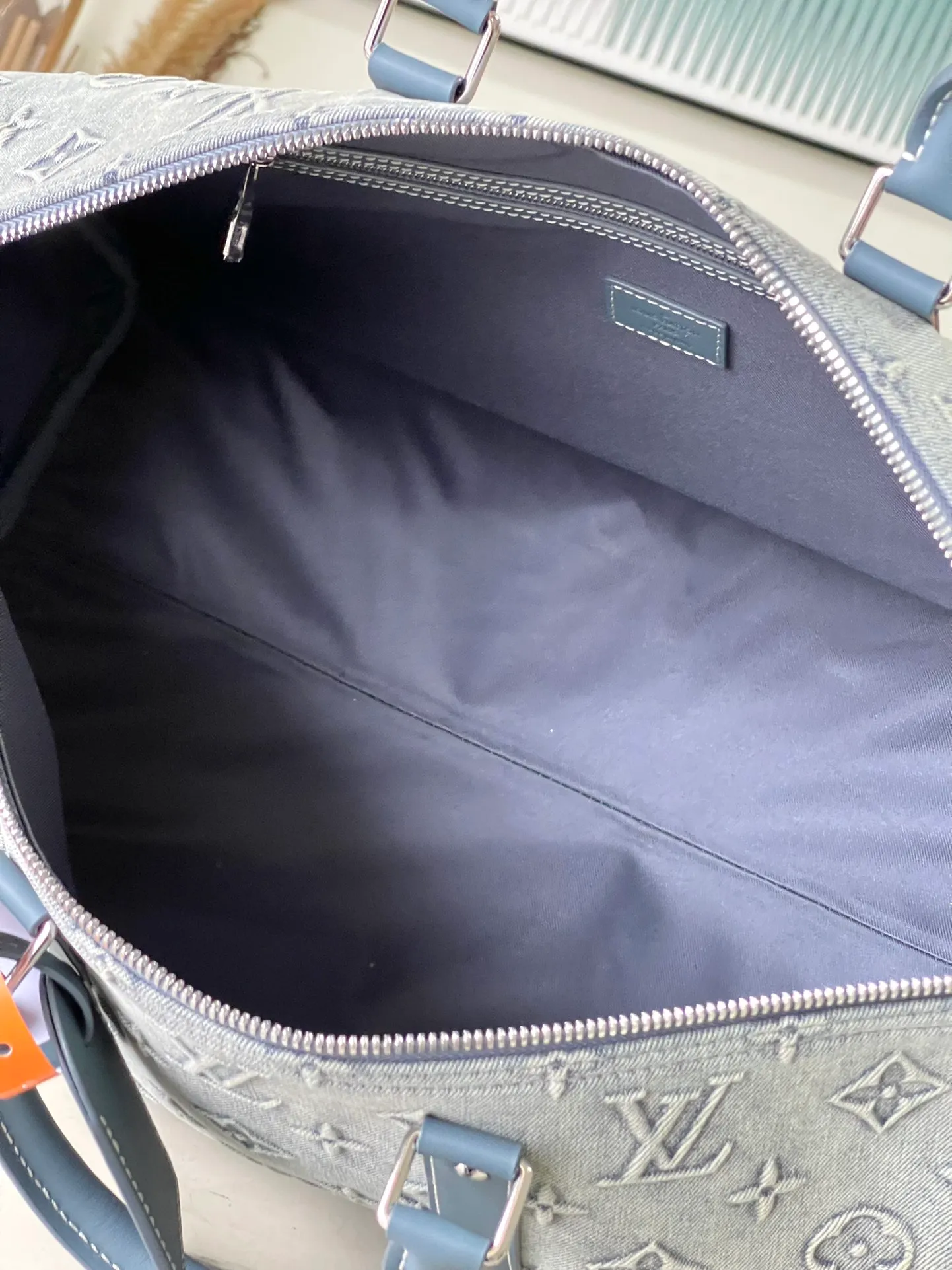 💰1480 The top original order M22532 supports counter inspection. The photo taken of duty-free goods is consistent with the product and has not been unpacked. This product is an exclusive duty-free product in the market and is the highest-end product. Inspection is supported. This product has passed strict inspection and is flawless. Please wear gloves when touching the product. This product is not returnable or exchangeable. Please confirm the product first and then remove the label on the handle. This product is temporarily not open to the public, only regular customers, and is in short supply. Dimensions: 50 x 29 x 23 cm