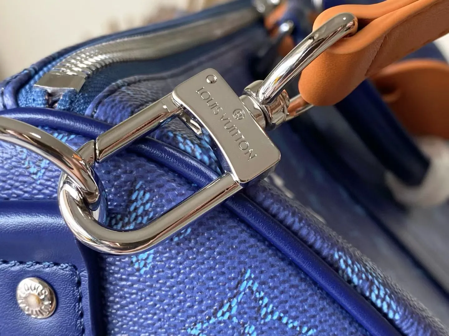 💰1280 Top original order M26864 blue 163c01 dynamic chip 2026 early spring men's bag crossbody handbag Region: Paris Quarter: 2026 early spring brand: Louis Vuitton Louis Vuitton (available in November) 26 early spring Heritage Keepall 50 size 50.0X29.0X23.0 cm
