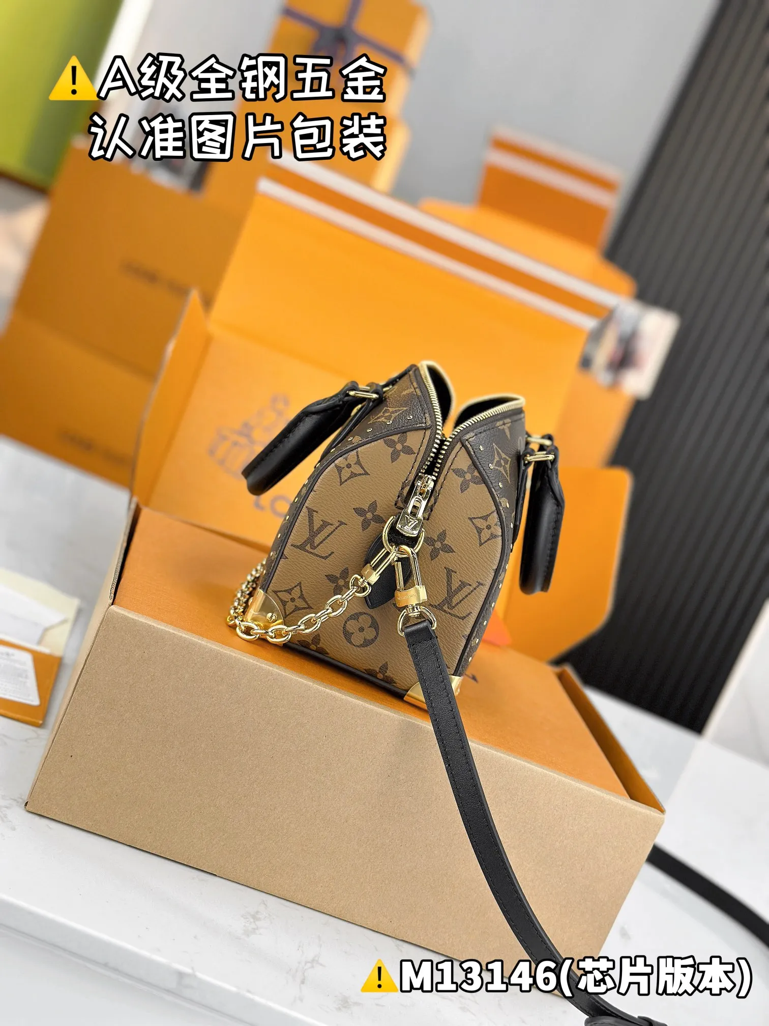 💰1900 [Genuine grade] [Super grade MB high elastic fabric] SPEEDY TRUNK 20 handbag Model: M13146 Material: A+ grade all-steel hardware, imported high elastic fabric Packaging: Full set of special grade duty-free MB packaging Dimensions: 13.5 x 11 x 20.5 cm