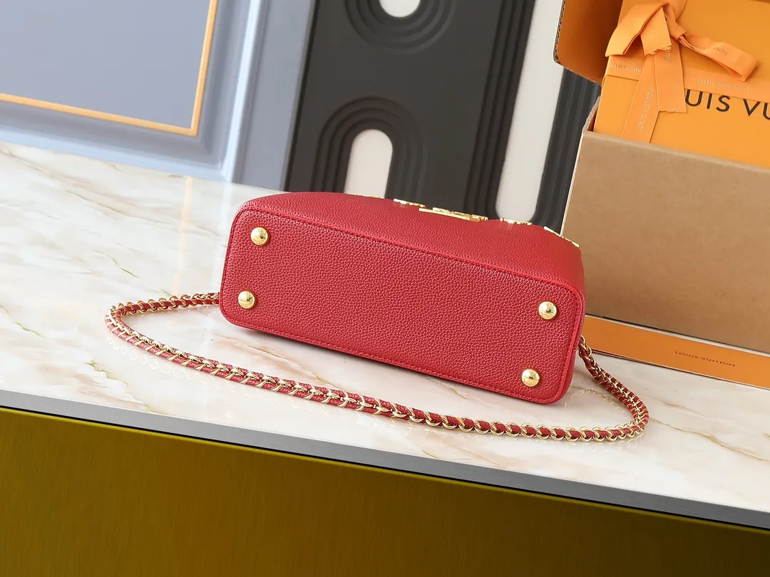💰420💰Guangzhou product Upgraded from the original M24583 M24584 M24585 Gold and diamond corolla This Capucines Flower Crown handbag is made of full-grain Taurillon leather and is embellished with Monogram flowers. Each flower is shaped by exquisite crystal diamonds. The LV logo and flowers echo each other, giving this soft handbag a jewel-like luster. Use the detachable shoulder strap cleverly to switch between shoulder and crossbody. Dimensions: 27.0 x 17.3 x 9.0 cm