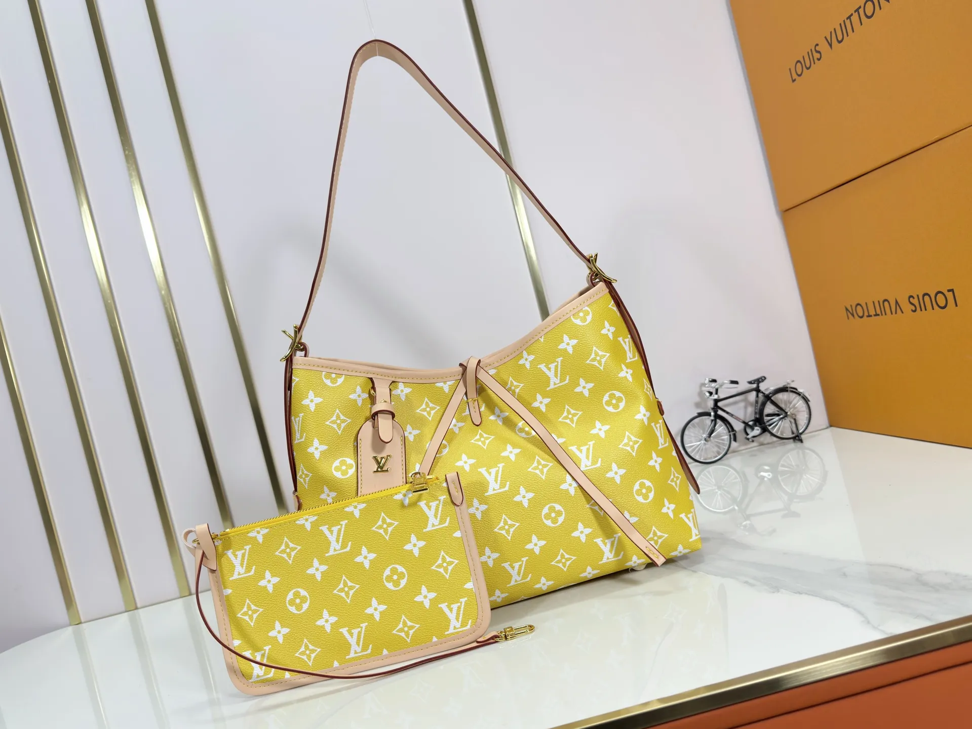 P280 upgraded original M24861 M25143 M46203 M46197 Colorful, legendary CarryAll medium handbag, with Monogram canvas and leather trimming to create a body-fitting design. There's a zipped pocket inside the ample space, and a detachable zipped clutch adds a functional element, with a buckle-adjustable handle. Small size: 29 x 24 x 12 cm
