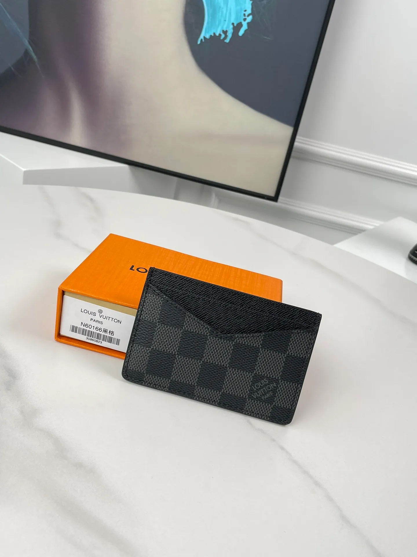 Factory price 180 🇫🇷Overseas original order N62666 black grid exclusive real shot! The Neo card holder in Monogram Macassar canvas is the perfect way to carry important cards. Leather trimmings enhance the classic Louis Vuitton pattern. Size: 11×7cm