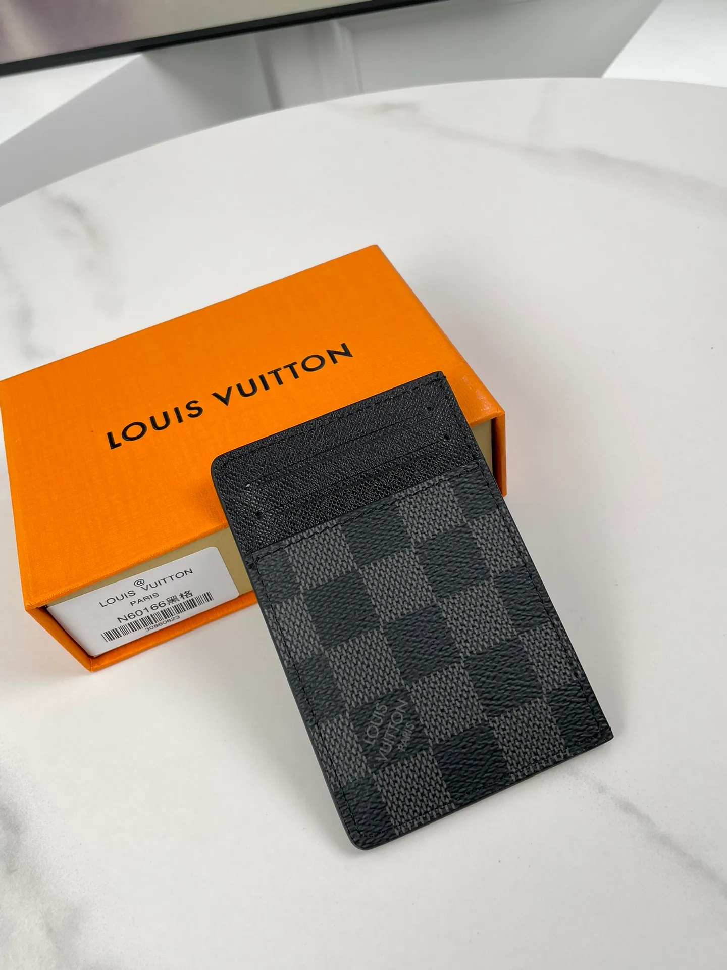Factory price 180 🇫🇷Overseas original order N62666 black grid exclusive real shot! The Neo card holder in Monogram Macassar canvas is the perfect way to carry important cards. Leather trimmings enhance the classic Louis Vuitton pattern. Size: 11×7cm