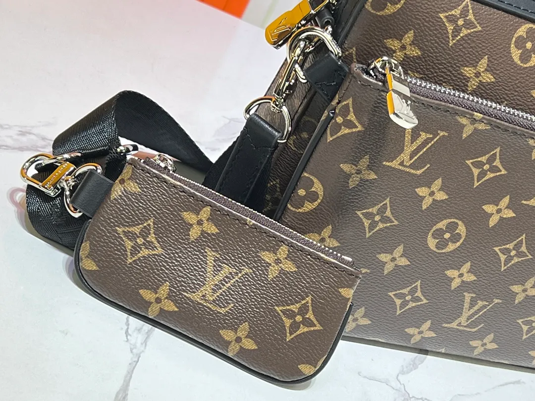 Batch 300💰M12766 M69443 M45320 New men's bag three-piece messenger bag series This Trio messenger bag uses Monogram Eclipse Reverse canvas and eye-catching details to create a three-in-one design. The zippered front pocket and coin purse on the shoulder strap are both detachable, enriching the functional design with the main pocket. The adjustable and removable fabric shoulder strap is embellished with the Louis Vuitton logo and provides a comfortable shoulder-carrying experience. Dimensions: 25.0×18.5×7.0