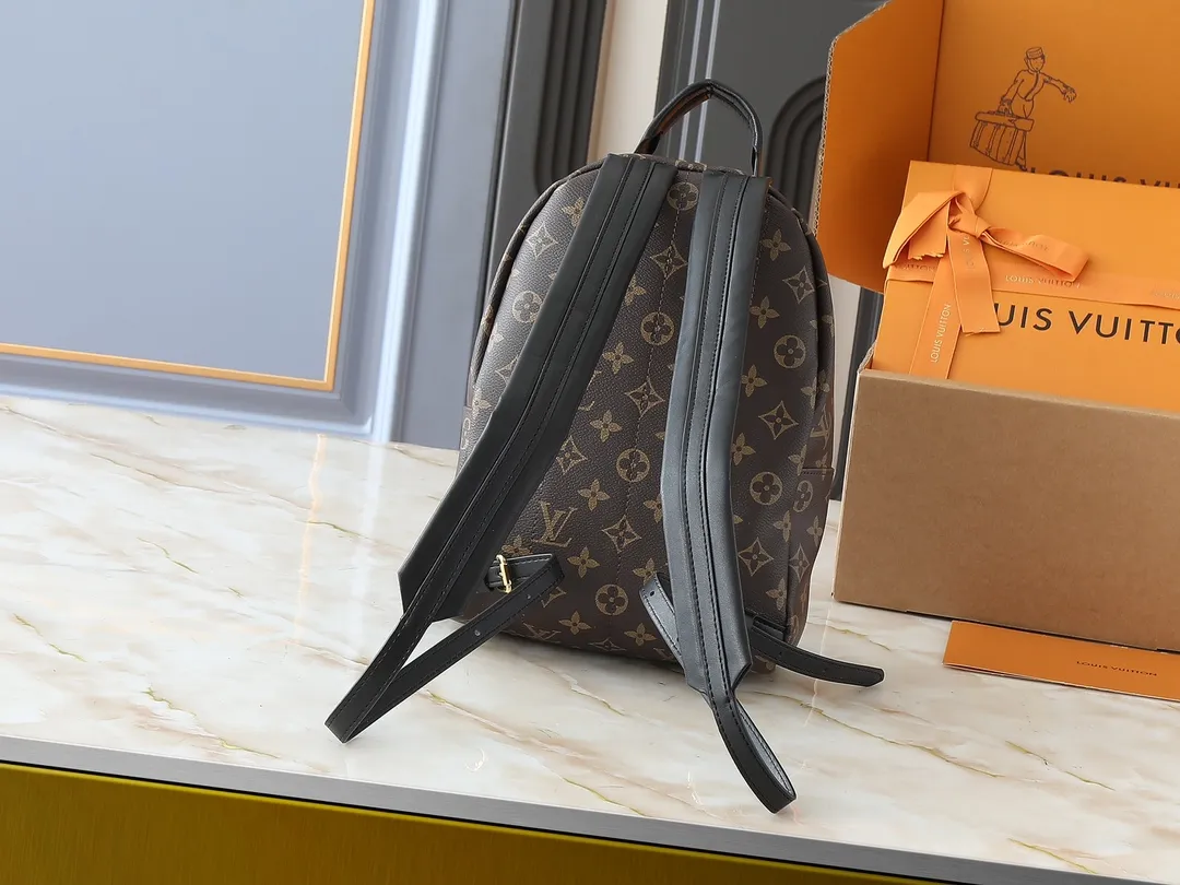💰220💰Upgraded from the original version to the new version M44871 M44873 M44874 Made of Monogram Reverse canvas, this backpack is a personalized accessory for urban trendsetters, matching the energetic posture on the road. This backpack is lightweight, comfortable and practical, and its loose construction creates plenty of space. Dimensions: 22.0x 29.0x 10.0 cm (length x height x width)