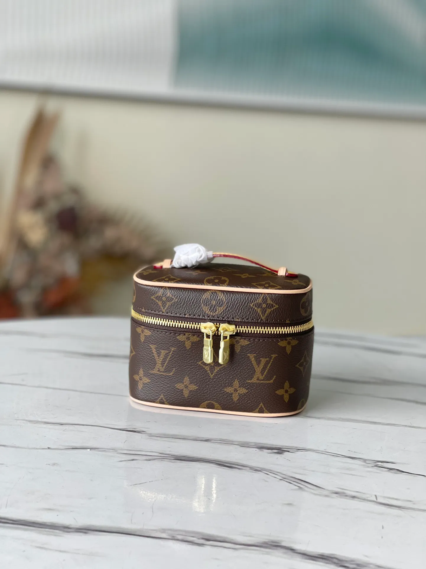 💰700 Top original order M44936 mini This MINI cosmetic bag has a generous appearance, sufficient capacity, and the fabric is soft-touch canvas. Features a large double zipper opening for easy access to items. Ideal for fashion lovers. Size:16x11.5x10cm
