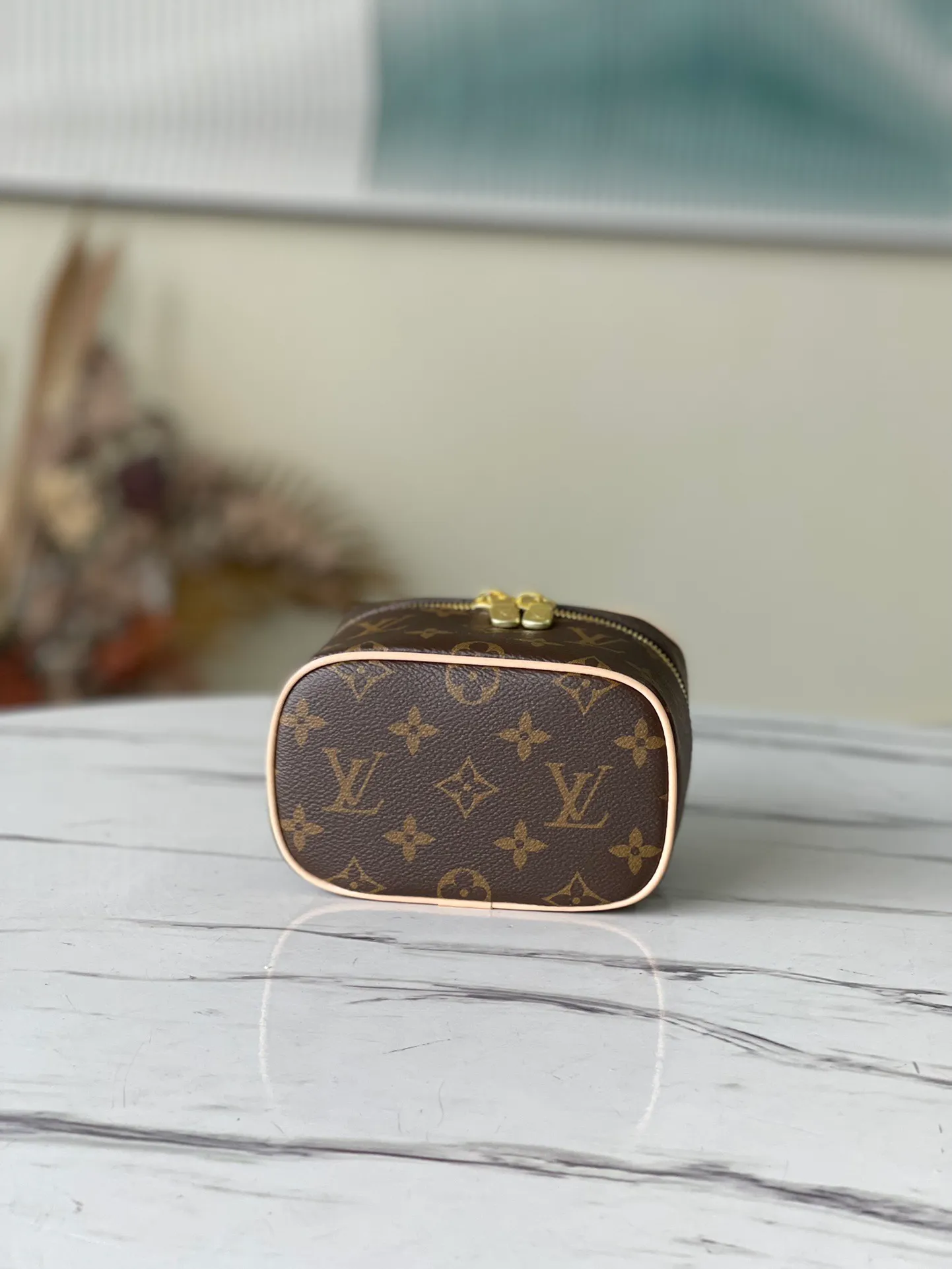 💰700 Top original order M44936 mini This MINI cosmetic bag has a generous appearance, sufficient capacity, and the fabric is soft-touch canvas. Features a large double zipper opening for easy access to items. Ideal for fashion lovers. Size:16x11.5x10cm