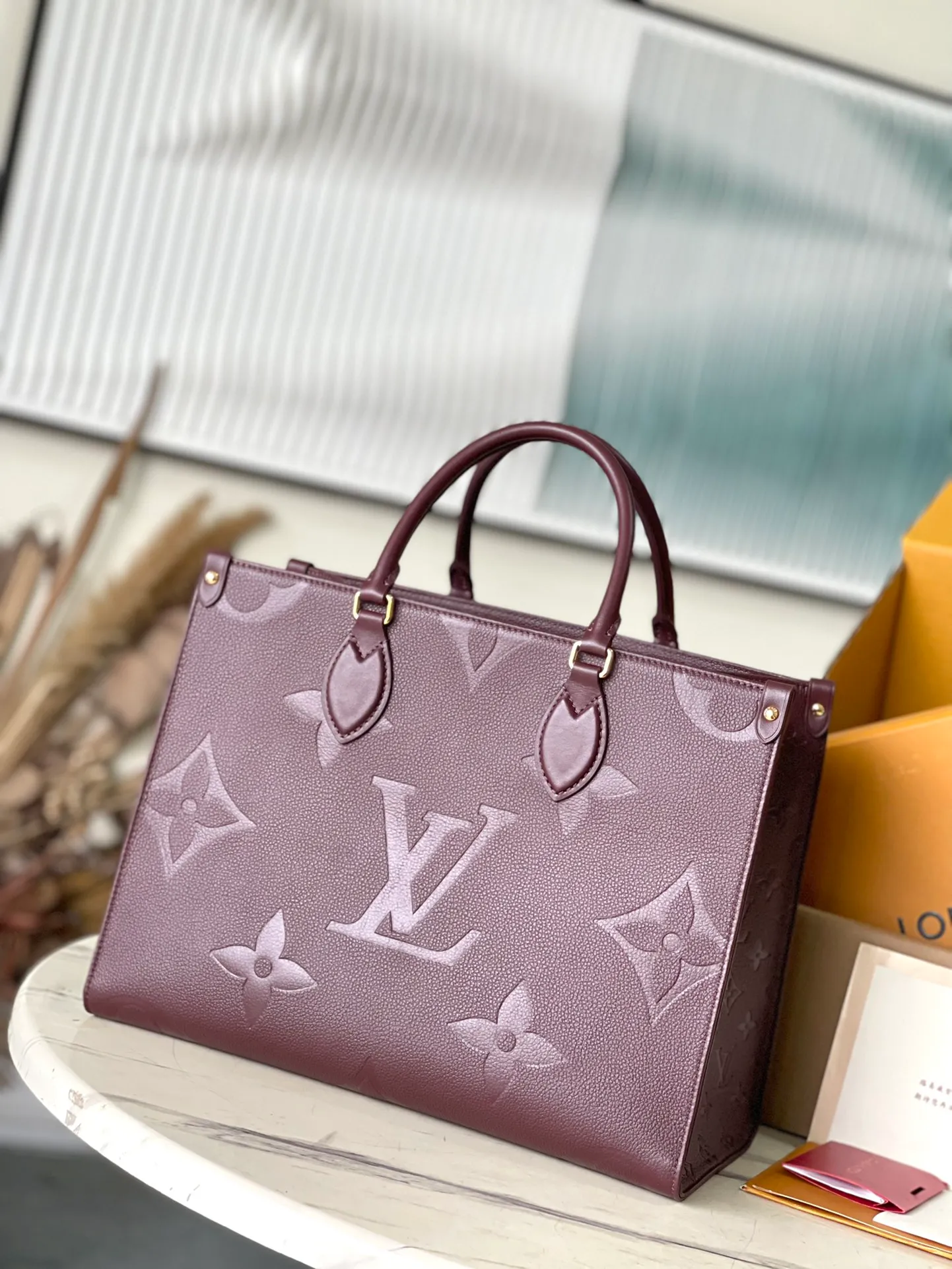 💰1140 (top layer leather) top original order M46601 supports counter inspection. The photo of duty-free goods is consistent with the product without unpacking. This product is an exclusive duty-free product in the market and is the highest-end product. Inspection is supported. This product has passed strict inspection and is flawless. Please wear gloves when touching the product. This product is not returnable or exchangeable. Please confirm the product first and then remove the label on the handle. This product is temporarily not open to the public, only regular customers, and is in short supply. Dimensions: 35 x 27 x 14 cm