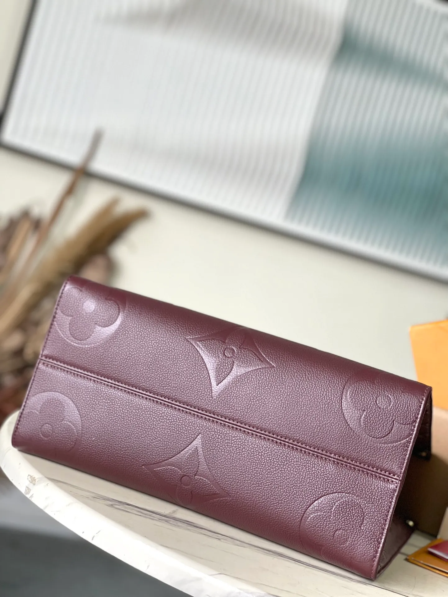 💰1140 (top layer leather) top original order M46601 supports counter inspection. The photo of duty-free goods is consistent with the product without unpacking. This product is an exclusive duty-free product in the market and is the highest-end product. Inspection is supported. This product has passed strict inspection and is flawless. Please wear gloves when touching the product. This product is not returnable or exchangeable. Please confirm the product first and then remove the label on the handle. This product is temporarily not open to the public, only regular customers, and is in short supply. Dimensions: 35 x 27 x 14 cm
