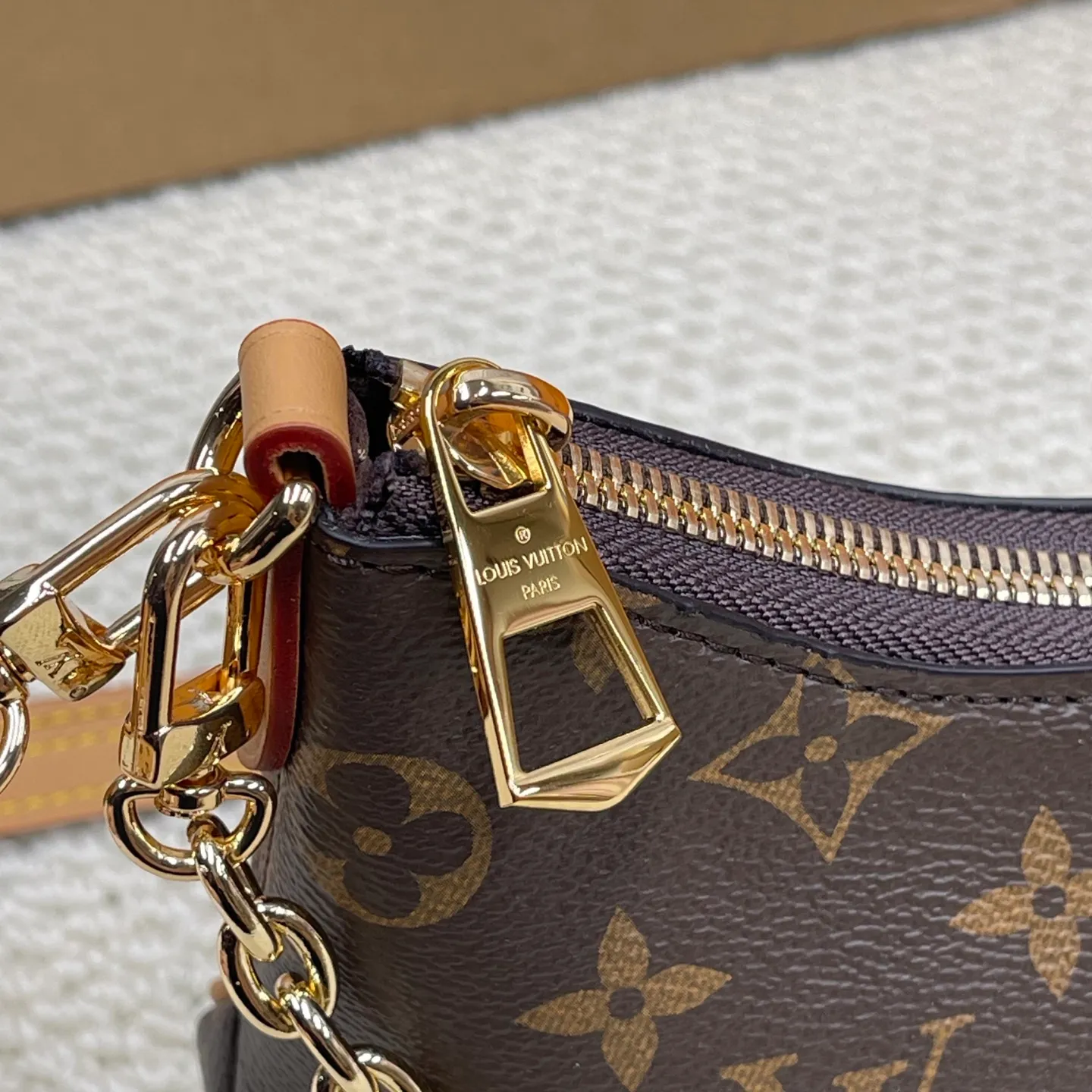 [Upgraded version] P480💰Upgraded version ·High quality·Steel version·With complete packaging💖New horns·BBM45800❣️Boulogne handbag is made of classic Monogram canvas, equipped with double zippers and a spacious inner patch pocket that can accommodate iPhone 12 Pro mobile phone. The shoulder strap allows for long or short shoulder and cross-body wear options, and can be removed to transform into a small chain bag or clutch. 19*14*7.5