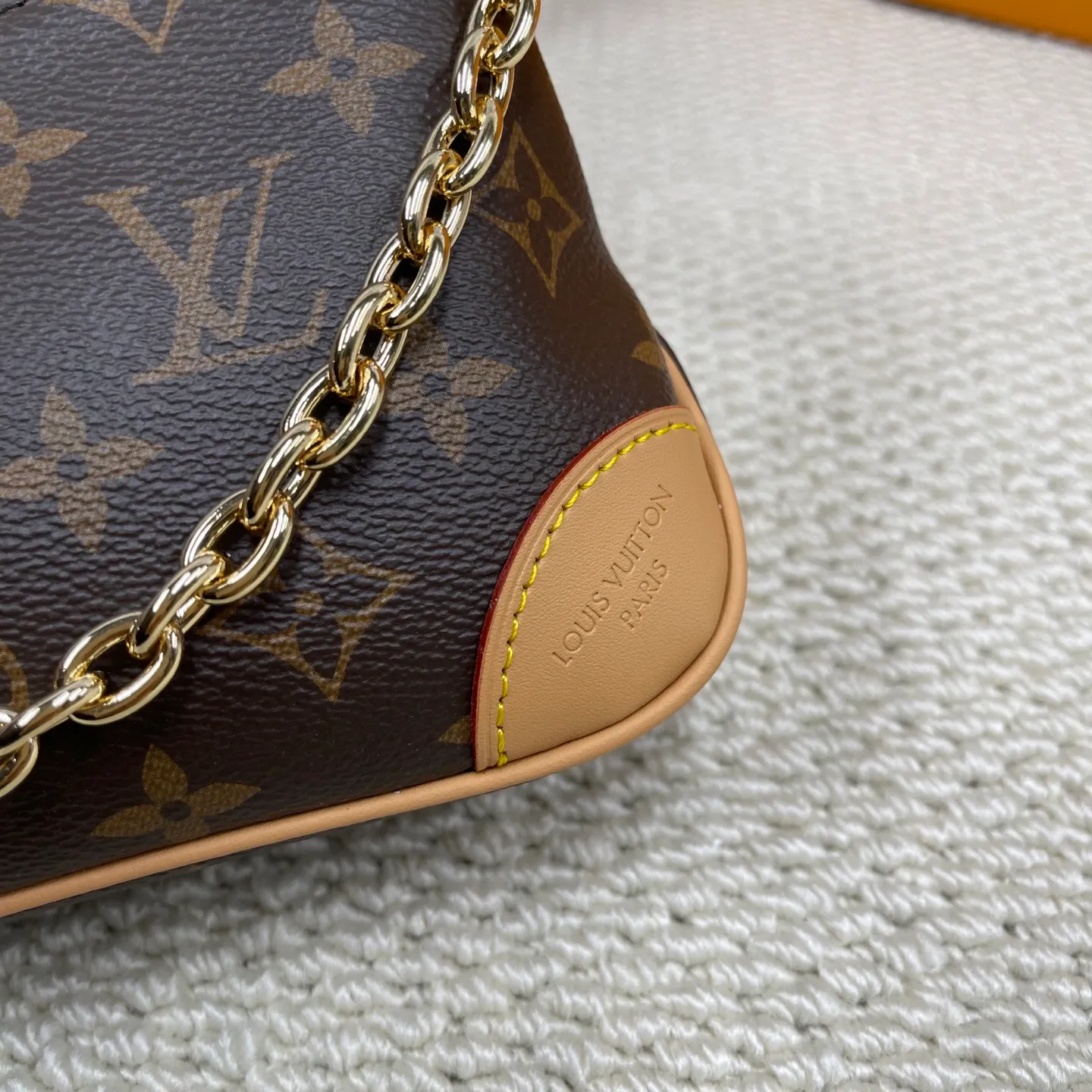[Upgraded version] P480💰Upgraded version ·High quality·Steel version·With complete packaging💖New horns·BBM45800❣️Boulogne handbag is made of classic Monogram canvas, equipped with double zippers and a spacious inner patch pocket that can accommodate iPhone 12 Pro mobile phone. The shoulder strap allows for long or short shoulder and cross-body wear options, and can be removed to transform into a small chain bag or clutch. 19*14*7.5