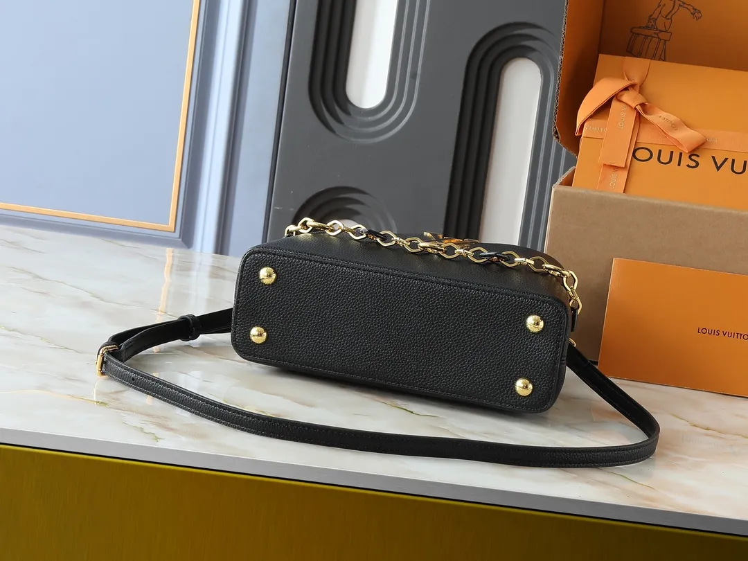 💰440💰Guangzhou goods Upgraded from the original M14381 M14970 M14393 M14972 M14971 This Capucines BB handbag quotes the design elements of the Harmony series and tells the inspiration of the Monogram flower with a gorgeous chain. The Taurillon cow leather body is embellished with a resin-coated LV logo, and the flap can be opened externally or internally to reveal a neat interior with multiple pockets. Dimensions: 27.0 x 17.3 x 9.0 cm (length x height x width)