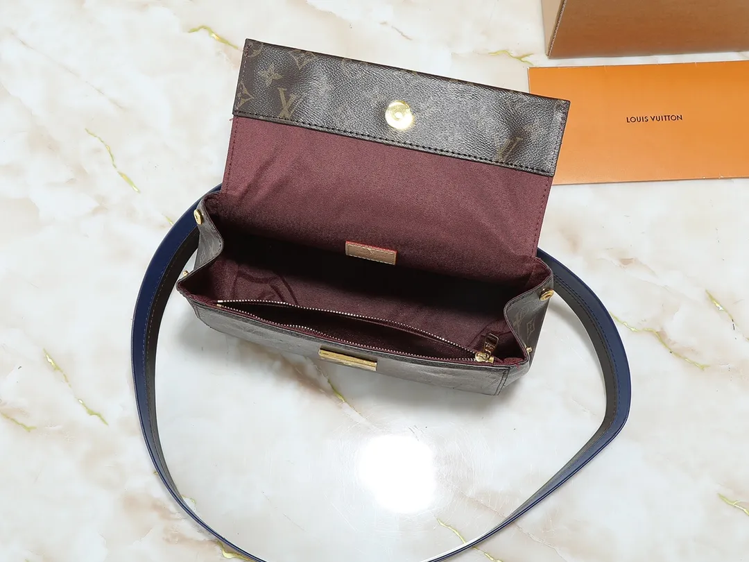 💰260💰Upgraded from the original M42738 M44863. The pure structure and silhouette of this CLUNY BB handbag will never go out of style, and the straps adopt bright colors that are popular nowadays. The Cluny bag is very practical and is the ideal business bag. The top handle can meet the different requirements of hand carry and elbow carry, and the removable shoulder strap can also meet the requirements of shoulder carrying. Magnetic clasp keeps personal finances safely stored. 28.0x 20.0x 10.0cm