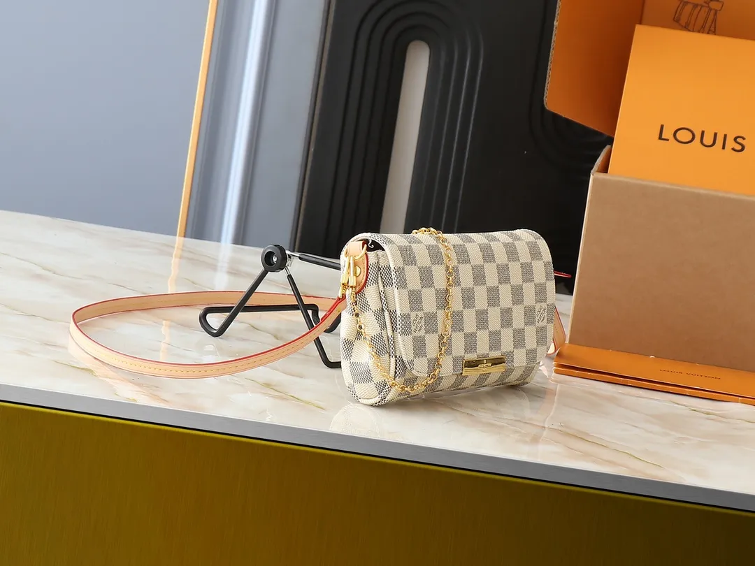💰160💰Upgraded original M40717 presbyopic N41277 white check N41276 brown check This is a small and lightweight handbag made of Monogram canvas. It is a classic style that you can carry on any occasion. The magnet adsorption buckle is more convenient to use. Dimensions: 24.0 x 14.0 x 5.0 cm (length x height x width)