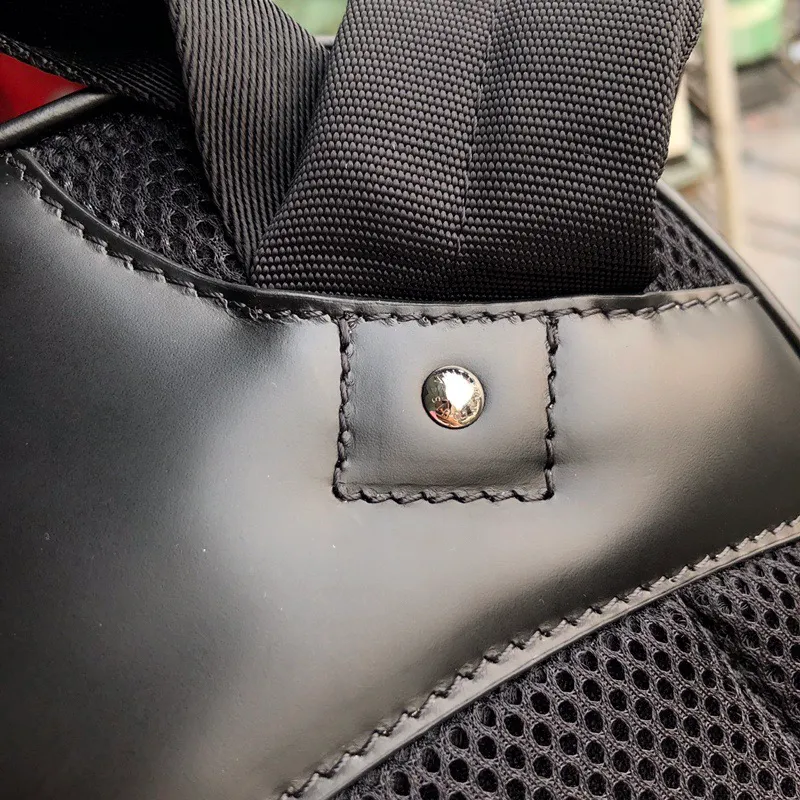 💰1100 top-quality original actual photos ⭕️⭕️ 🌱N58024 This Michael backpack is made of Damier Graphite canvas, lightweight, stylish and comfortable. It can hold a laptop, books and other necessities for both work and leisure. 26 x 45 x 17 cm (Length x Height x Width) - Damier Graphite canvas - Carry-on dimensions - Two exterior zippered pockets - Computer compartment with thermocompressed foam padding - Mobile phone pocket - Double zipper closure for security and convenience - With D-ring for keys