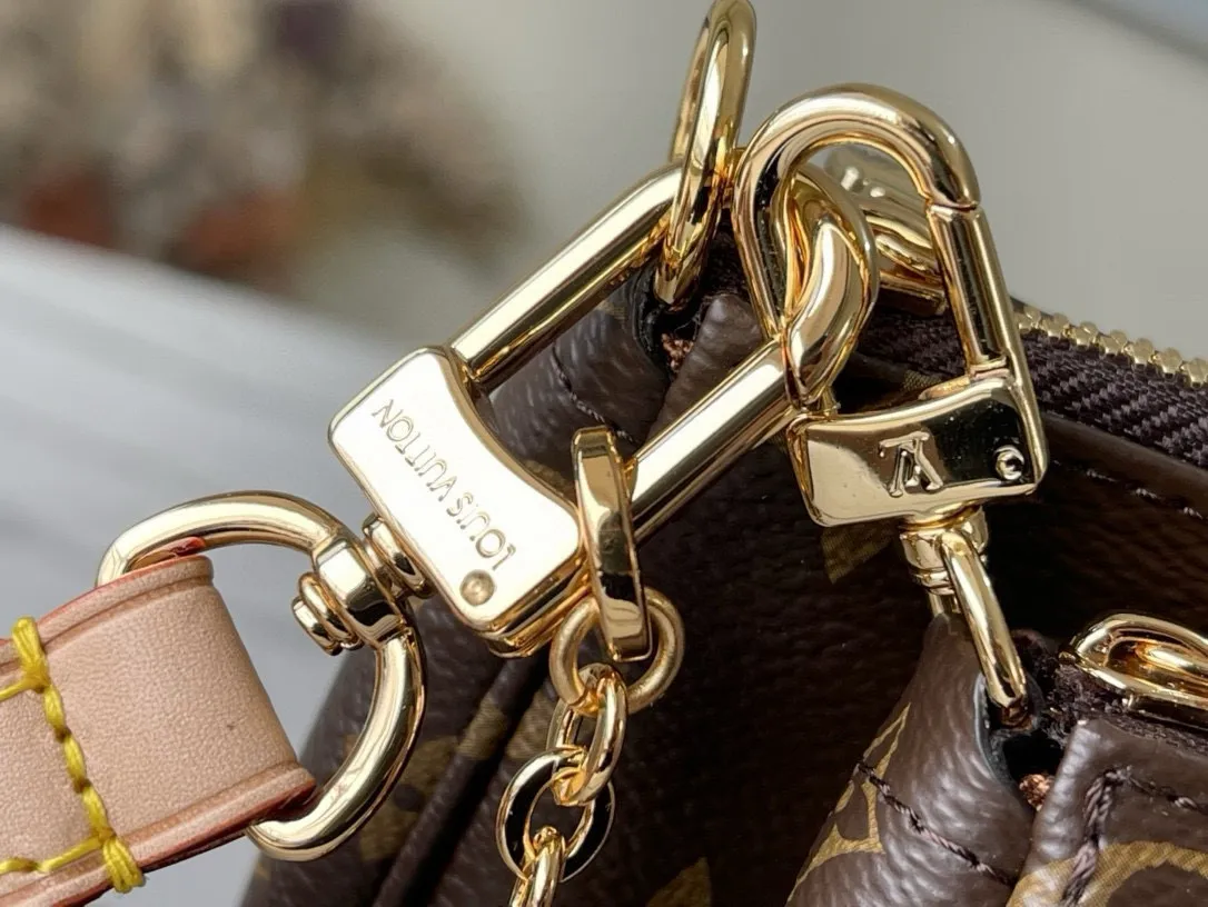 💰560 Top Original M44840 Pink Multi Pochette Accessoires handbag combines Pochette Accessoires clutch, Mini Pochette Accessoires clutch and round coin purse. It is made of Monogram canvas to create a clever design of multiple pockets and compartments, and is decorated with mini Monogram patterns on both sides. The removable chain and adjustable jacquard shoulder strap allow for a variety of carrying options. Dimensions: 24 x 13.5 x 4 cm