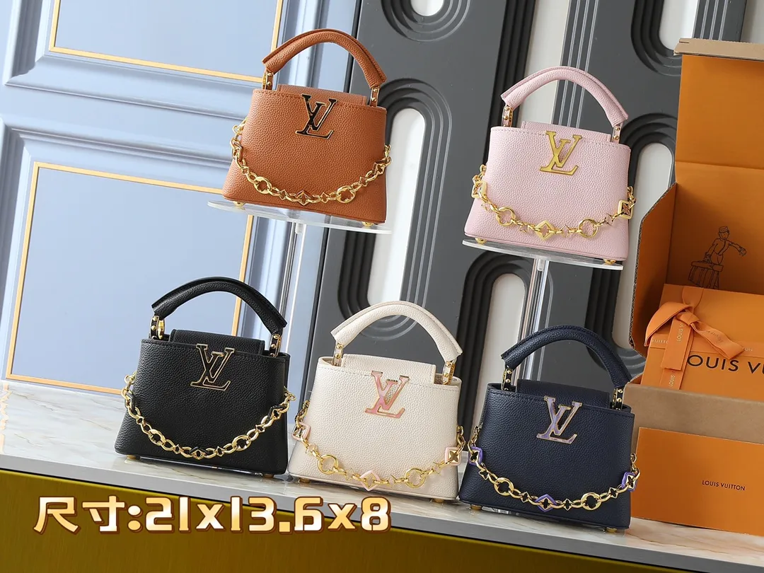 💰420💰Guangzhou goods Upgraded original M14381 M14970 M14393 M14972 M14971 This Capucines series is named after the Paris street where Louis Vuitton first opened its store in 1854. This time it is added to the Harmony series through a mini version design. Taurillon cow leather creates a classic structure, and the decorative chain gives the Monogram floral jewelry texture. There is plenty of space to store daily necessities such as a short wallet, keys, and lipstick. Dimensions: 21.0 x 14.0 x 8.0 cm (length x height x width)