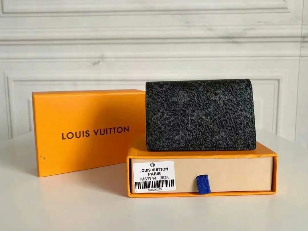 P90 Small Card Holder Louis Vuitton's pocket leather wallet has seven compartments, which can hold credit cards, bus cards, business cards, and even city maps. Damier canvas, leather-bound - two credit card compartments - four inner compartments - one outer compartment. Model M63144 Size 7X11.