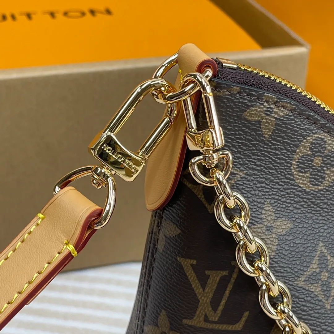 [Upgraded version] P560🐶Upgraded version, high quality, semi-steel hardware ❣️M45832/Changing leather🐶With complete packaging❣️BOULOGNE handbag The Boulogne handbag is made of classic Monogram canvas, equipped with double zippers and a spacious inner patch pocket that can accommodate an iPhone 12 Pro mobile phone. The adjustable shoulder strap allows it to be worn cross-body or over the shoulder, and can be removed to transform into a small chain bag or clutch. Dimensions: 29 x 16 x 9.5 cm