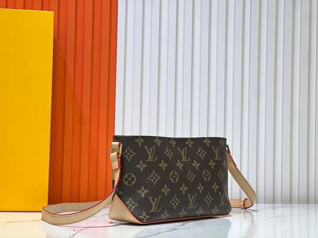 Batch 220💰 Upgraded original M51240 [TWICR shoulder bag] Second-hand bag crossbody bag series This classic presbyopic crossbody shoulder bag has a compact and casual design, exquisite workmanship, an open gold metal zipper, and an internal zipper pocket. It is a must-have bag for going out in summer or on the beach. Dimensions: 25x13x7.5cm.
