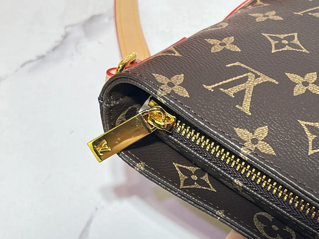 Batch 220💰 Upgraded original M51240 [TWICR shoulder bag] Second-hand bag crossbody bag series This classic presbyopic crossbody shoulder bag has a compact and casual design, exquisite workmanship, an open gold metal zipper, and an internal zipper pocket. It is a must-have bag for going out in summer or on the beach. Dimensions: 25x13x7.5cm.