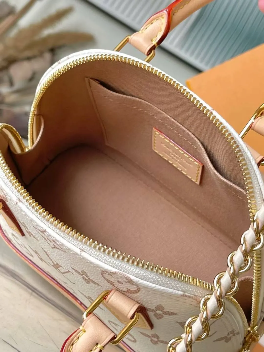 💰1160 Top original model Alma mini handbag Model: M25529 Material: Grade A all-steel hardware, imported original fabric Size: 18*12*8CM