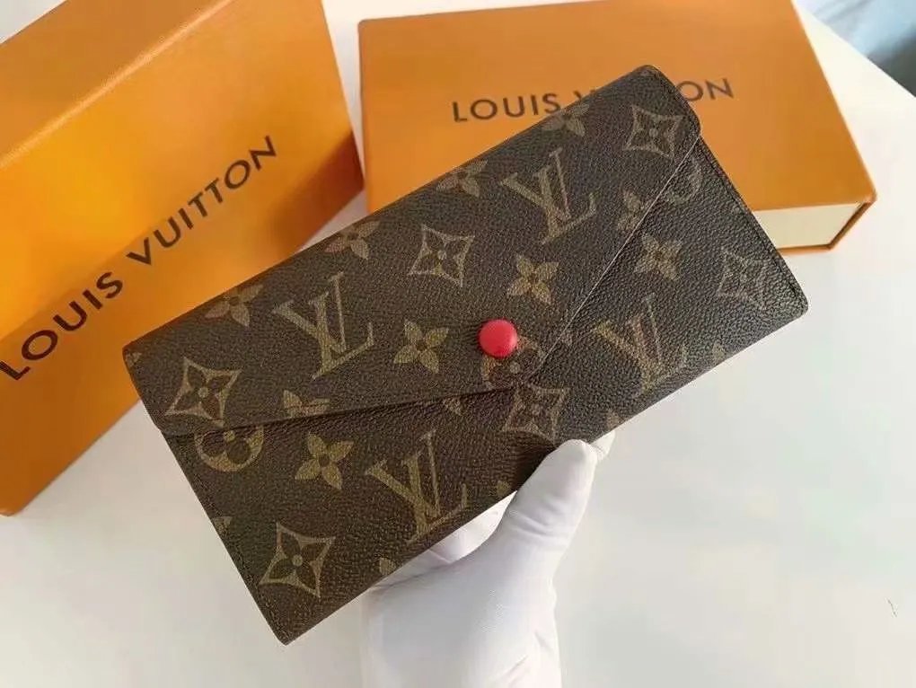 The P110Josephine Wallet is inspired by Louis Vuitton's first wallet. It is made of soft Monogram canvas and lined with brightly colored lining, giving the brand's classic design a unique and stylish beauty. The long, flat shape makes it easy to slip into any pocket or handbag. Model: M60708 Size: 19/10.