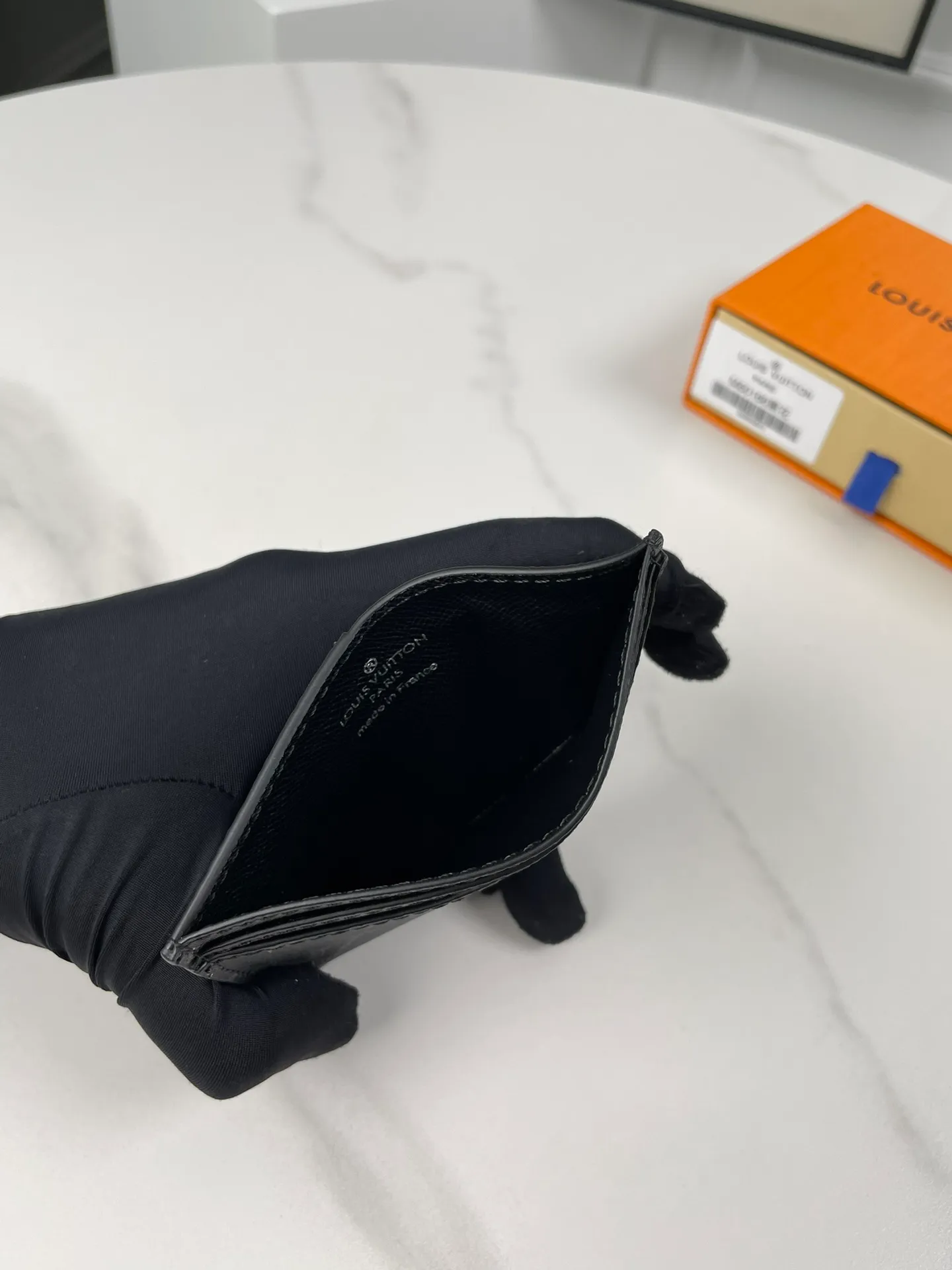 Factory price 180, overseas original order M60166 black flower, exclusive real shot! The Neo card holder in Monogram Macassar canvas is the perfect way to carry important cards. Leather trimmings enhance the classic Louis Vuitton pattern. Size: 11×7cm