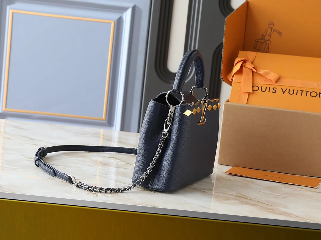 💰400💰Guangzhou goods Upgraded from the original M12135 M11964 M12751 This Capucines BB handbag is made of Taurillon cow leather, decorated with mixed metal rhombus Malletage elements on the upper edge, showing a gorgeous interpretation of the classic design. The flap allows for an external or internal style, the neat interior features multiple pockets, and the adjustable shoulder strap adds a cross-body option to the top handle. 27.0 x 17.3 x 9.0 cm (length x height x width)