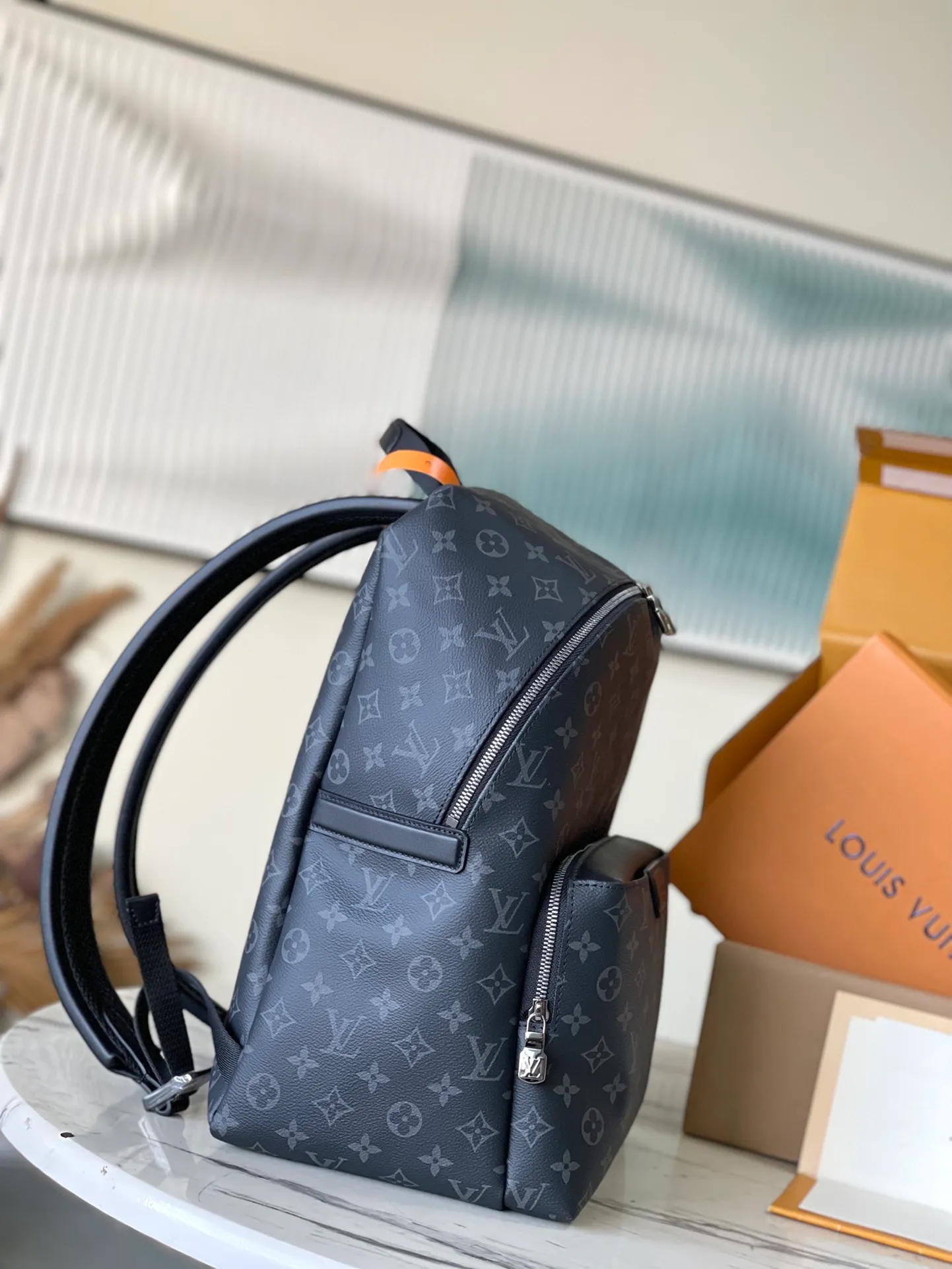 💰860 Top original order M43186 supports counter inspection. The photo taken of duty-free goods is consistent with the product and has not been unpacked. This product is an exclusive duty-free product in the market and is the highest-end product. Inspection is supported. This product has passed strict inspection and is flawless. Please wear gloves when touching the product. This product is not returnable or exchangeable. Please confirm the product first and then remove the label on the handle. This product is temporarily not open to the public, only regular customers, and is in short supply. Dimensions: 30 x 40 x 20 cm