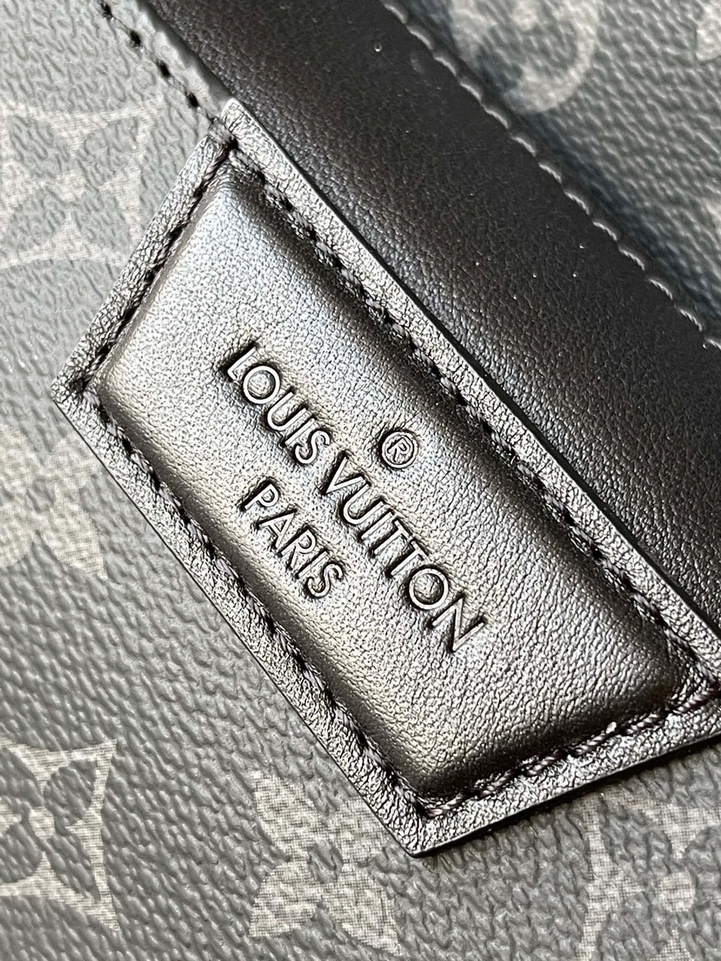 💰860 Top original order M43186 supports counter inspection. The photo taken of duty-free goods is consistent with the product and has not been unpacked. This product is an exclusive duty-free product in the market and is the highest-end product. Inspection is supported. This product has passed strict inspection and is flawless. Please wear gloves when touching the product. This product is not returnable or exchangeable. Please confirm the product first and then remove the label on the handle. This product is temporarily not open to the public, only regular customers, and is in short supply. Dimensions: 30 x 40 x 20 cm