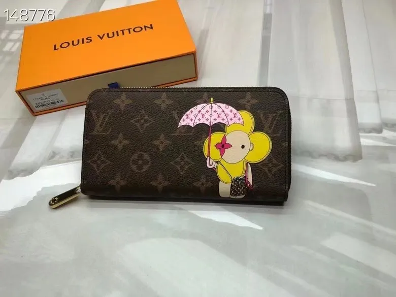 P150💰 M80857M60017 Japan limited wallet "Gibby Wallet", printed with Louis Vuitton's cute mascot "Vivian" illustration on single gram canvas. Brightly colored kites and cute mascots are combined, embellished with tiny single flowers. This is a collectible item that is perfect as a gift for those who love singles. Size: 19x 12.5x 3.0cm, 🎁🎁