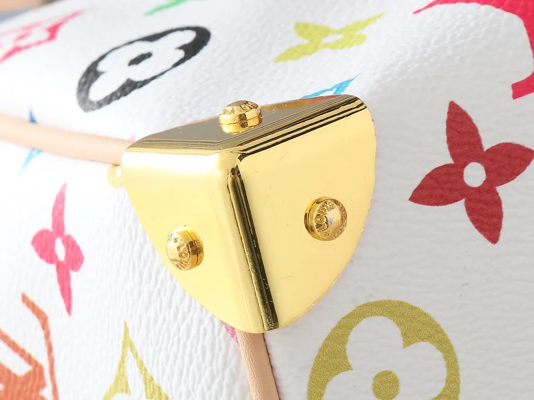 💰280💰Upgraded original M13805 M13257 M40390 lv Murakami Takashi co-branded NANOSPEEDY handbag This Nano Speedy handbag combines Monogram canvas and cow leather trim printing, with 33 colorful colors to interpret white tricolor and black tricolor. It has been launched in twelve sections and is very popular around the world and is loved by celebrities and celebrities. 25.0 x 19.0 x 15.0 cm