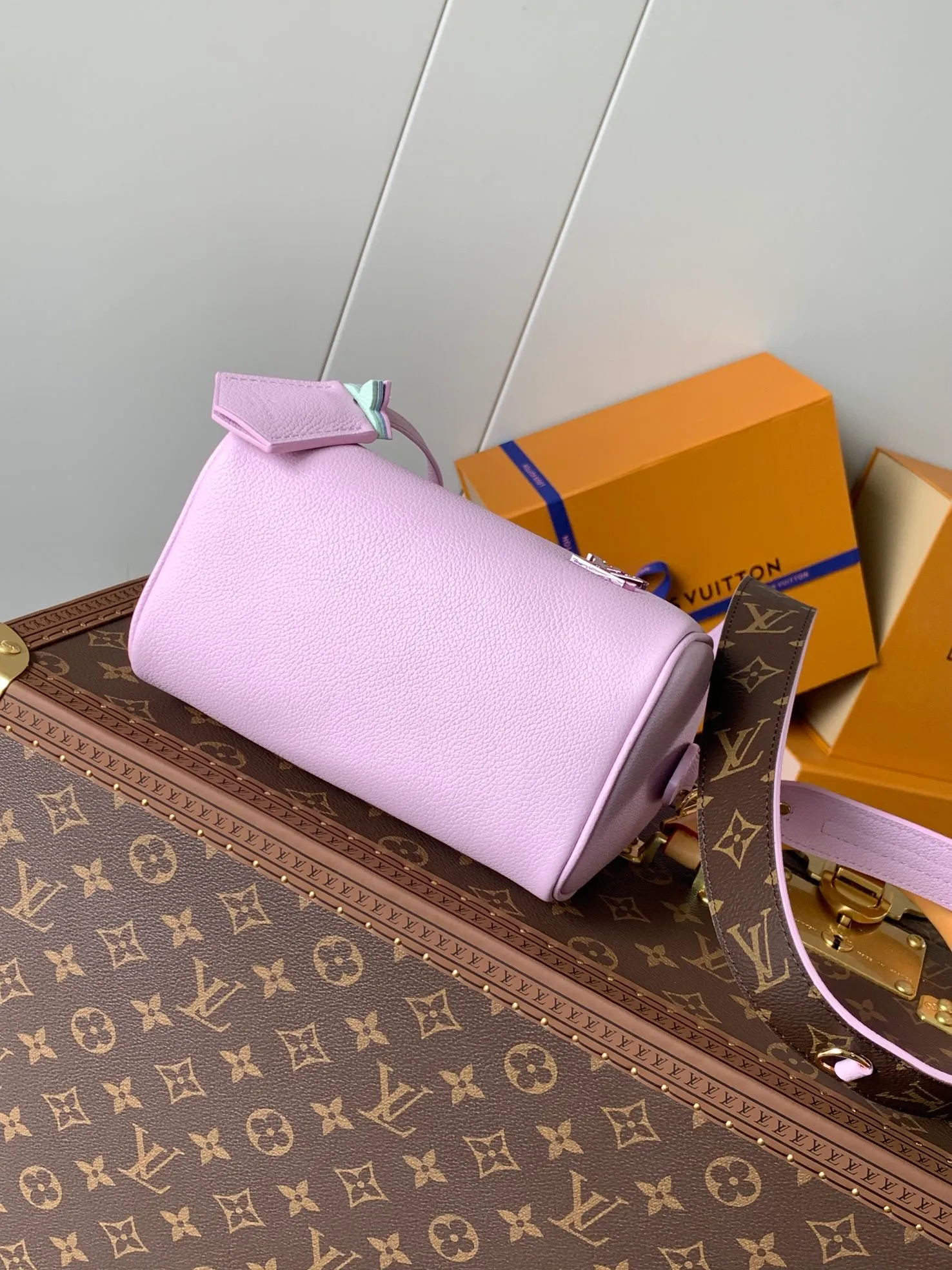 💰1140 (top layer leather) top original order, transcoding chip 2024 Chinese Valentine's Day limited speedy18, to meet daily needs, it is equipped with exquisite and compact accessories that can be worn in a variety of ways, plus a detachable chain strap to achieve a comfortable shoulder-carrying experience. M24606 black flower M46970 old flower M24605 green leather, M24598 purple leather M24474 white flower, M24605 blue leather Size: 18.0x12.5x11.0 (length x height x width)
