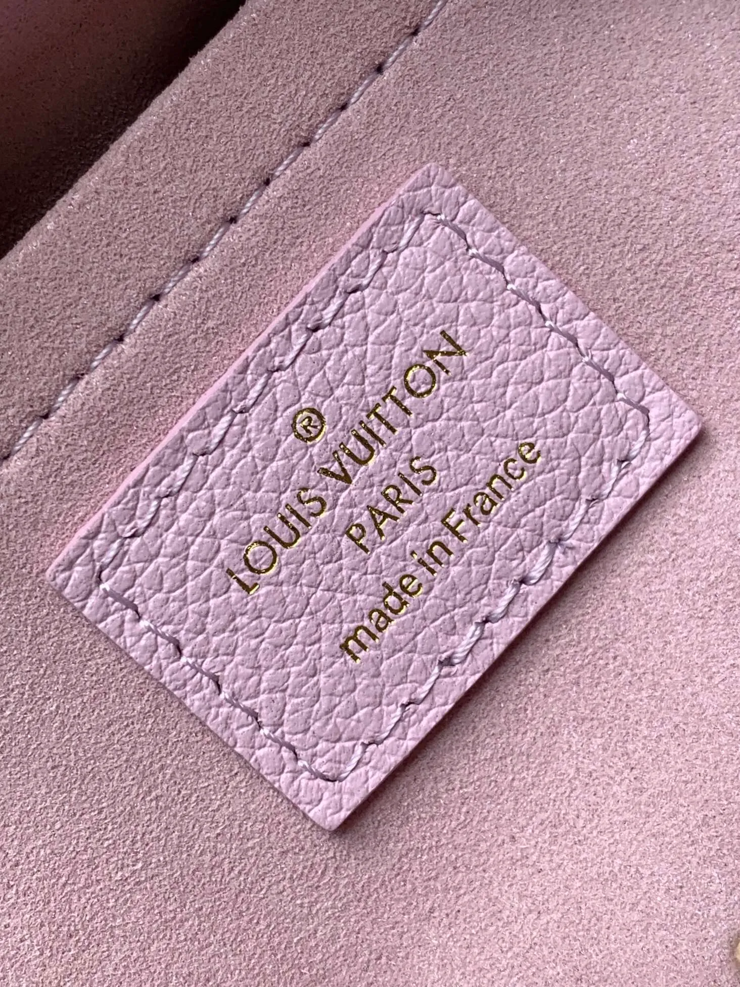 💰1140 (top layer leather) top original order, transcoding chip 2024 Chinese Valentine's Day limited speedy18, to meet daily needs, it is equipped with exquisite and compact accessories that can be worn in a variety of ways, plus a detachable chain strap to achieve a comfortable shoulder-carrying experience. M24606 black flower M46970 old flower M24605 green leather, M24598 purple leather M24474 white flower, M24605 blue leather Size: 18.0x12.5x11.0 (length x height x width)