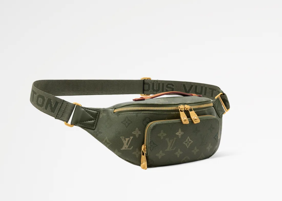 💰840 Top original order [RUSH waist bag] m26933 Army green/silk screen This Rush waist bag is made of Monogram Surplus coated canvas and Yingze distressed effect zippers to create a trendy style. A zippered front pocket provides easy access to your daily essentials, and a dual-zippered main compartment adds functional detail. The adjustable fabric shoulder strap can be worn around the waist, worn over the shoulder or cross-body.  Dimensions: 15 x 8 x 30 cm (H x W x Length)