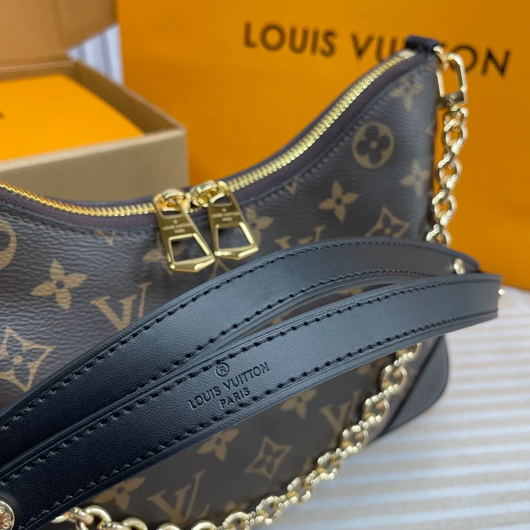 [Upgraded version] P560🐶Upgraded version, high quality, semi-steel hardware ❣️M45831 black🐶With complete packaging❣️BOULOGNE handbag The Boulogne handbag is made of classic Monogram canvas, equipped with double zippers and a spacious inner patch pocket that can accommodate an iPhone 12 Pro mobile phone. The adjustable shoulder strap allows it to be worn cross-body or over the shoulder, and can be removed to transform into a small chain bag or clutch. Dimensions: 29 x 16 x 9.5 cm