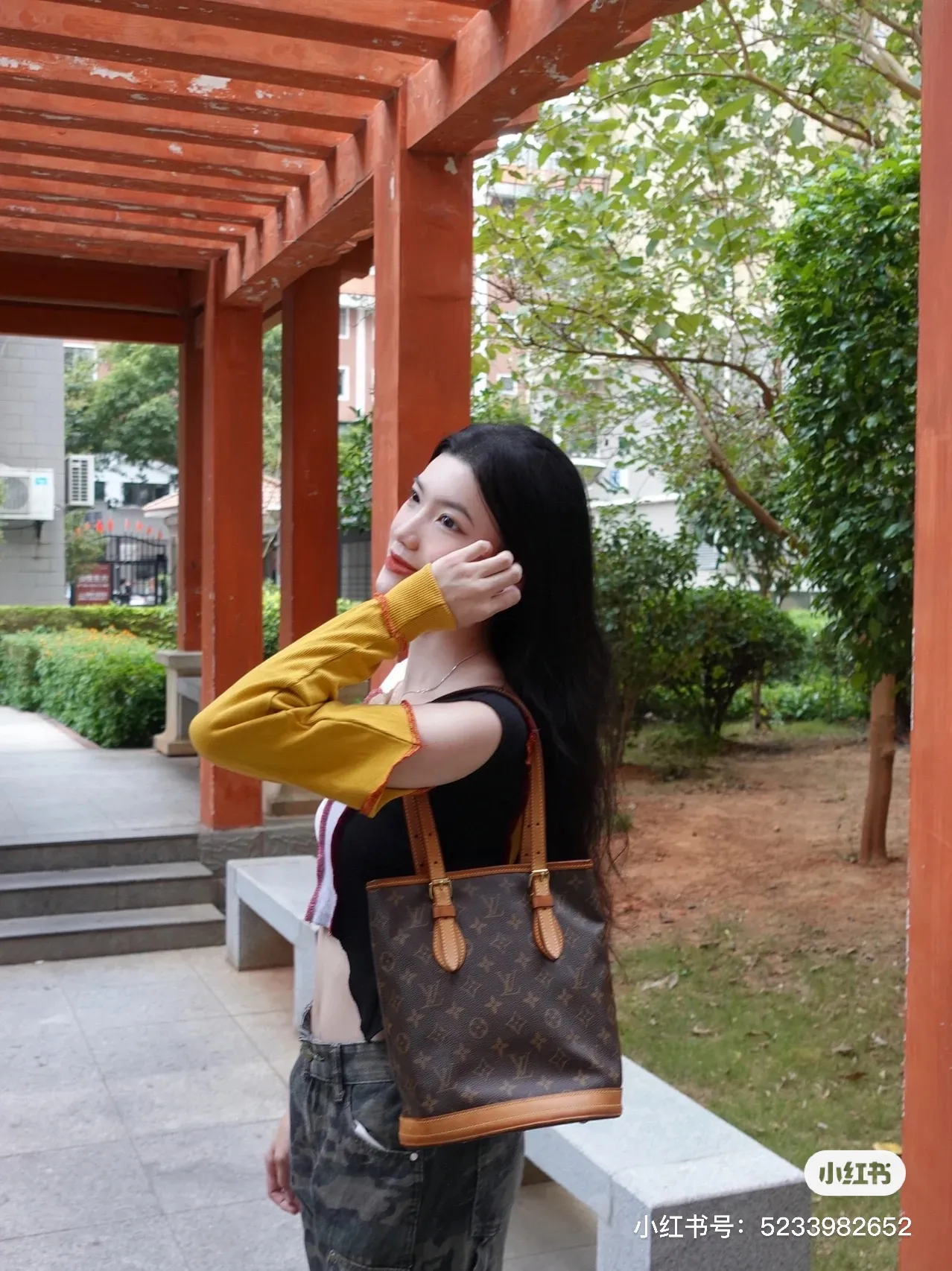 Batch 320💰Changing yellow leather🔥Original goods, high-end quality, full of praise from word-of-mouth. Mother-to-bag bag, very practical. Louis Vuitton has the same lining inside, and the original order is made. Louis Vuitton LV new women's shoulder bag barrel bag M42238. Size 23*26*16cm💪💪💪