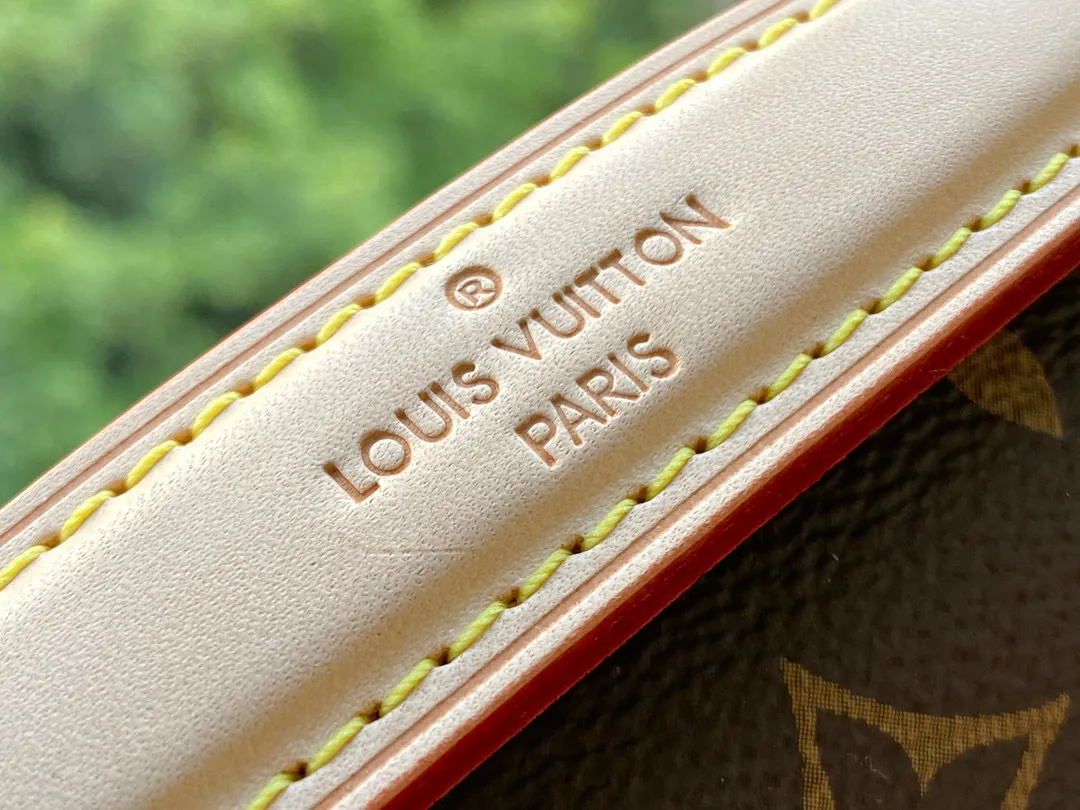 💰760 (steel lock) top original model M44875 M40780 Presbyopic Metis The classic postman has a charm that makes many girls fall in love with it. The overall compact shape of the handbag exudes an elegant atmosphere. It has a shrinkable leather handle, which is stylish enough even when held in the hand. The shoulder strap can be removed to adjust the length. It is also quite classy when carried out on the street and at work. If you like to mix and match casually, Metis can also meet your preferences.  Size:25 x 19 x 9 cm