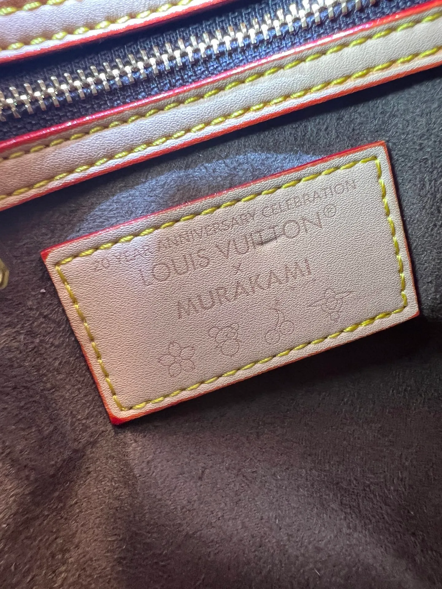 Batch 280💰Upgraded original M13805 M13257 M40390 lv Murakami Takashi co-branded NANOSPEEDY handbag This Nano Speedy handbag combines Monogram canvas and cow leather trim printing, with 33 colorful colors to interpret white tricolor and black tricolor. It has been launched in twelve sections and is very popular around the world and is loved by celebrities and celebrities. 25.0 x 19.0 x 15.0 cm