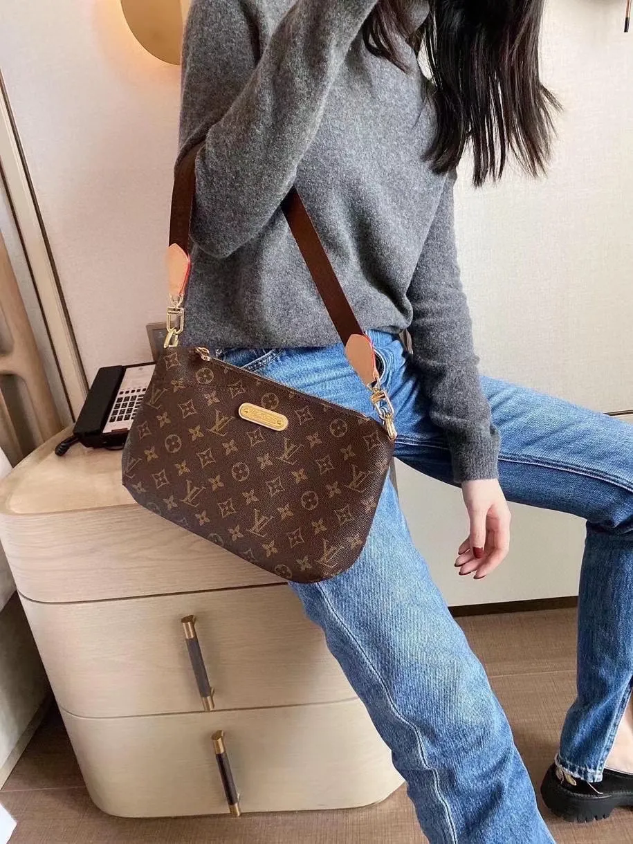 Batch 220💰Original goods‼ ️Fully praised by word of mouth! Model M40719 Size: Width 30 16 [LV] Original leather hot model 💪💪 Original Korean second-hand bag introduced [strong] trendy and practical‼ ️Details can fully explain the quality🏆