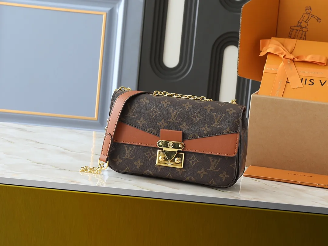 💰260💰Upgraded from the original M46199 M46201 M46200 M46127 M46126 This Marceau chain bag is made of Monogram Empreinte embossed leather, with a plain leather flap and soft leather lining. The signature S-lock clasp and chain add to the elegance, and there's room for a large wallet and iPhone Pro Max. Dimensions:24.5x15x6.5