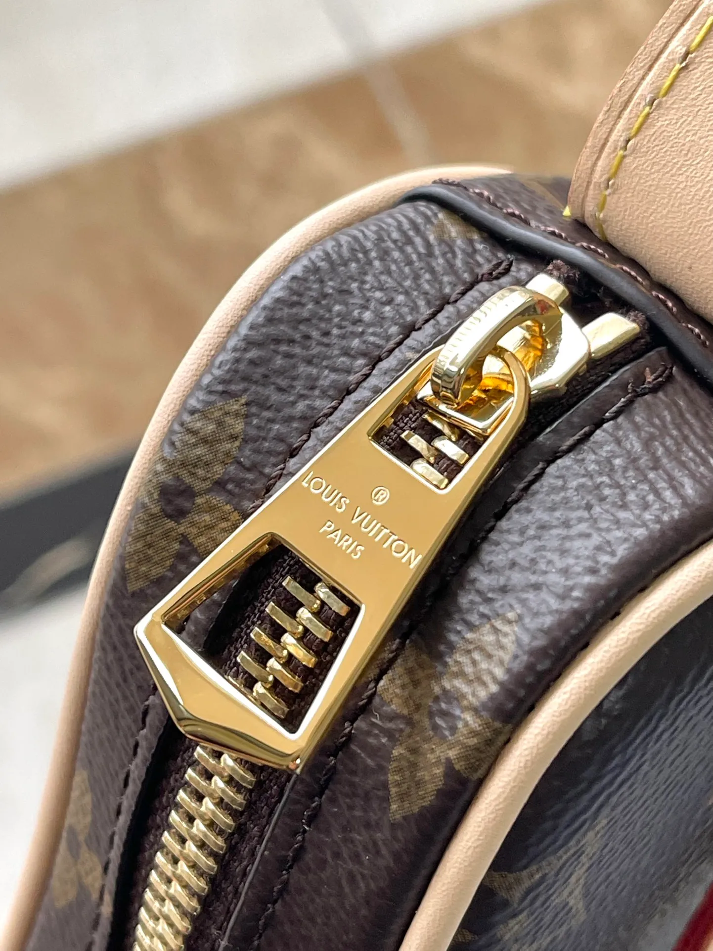 💰940 Top original order M46828 Croissant MM Croissant bag The 2024 early spring series launches the Croissant bag, which looks like the pea bag 20 years ago. It is a two-piece set of pea bag curved bag, armpit bag, shoulder bag, and small coin purse that can also be used as an extra pocket. Monogram Zxph classic canvas adds a more lively and lively feel. The combination is almost perfect! Dimensions: 21 x 7 x 5cm