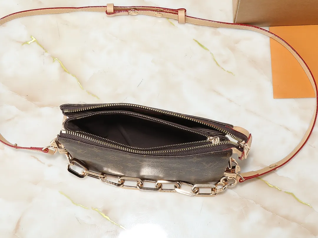 💰240💰Upgraded from the original M59598 M59389 M59396 M13233 M21259 M25218 M20770 M11401 This Coussin BB handbag is made of soft sheep leather with an embossed Monogram pattern. It has an inner compartment in a compact silhouette, making it an elegant choice for both day and night. Both the chunky chain and slim leather strap are removable, allowing for a variety of styling possibilities. Dimensions: 21.0 x 16.0 x 7.0 cm (length x height x width)