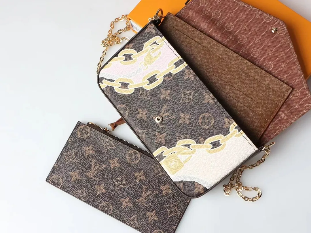 P170, M40466 Inspired by Louis Vuitton’s unique spirit of travel, the Pochette Félicie bag is crafted in Damier Azur canvas with bold graphic overlays. An ocean-inspired summer theme expressed in ropes and chains, in fresh, feminine colors that complement gold, making it a functional piece with a playful yet chic vibe. Size: 21*12*3cm